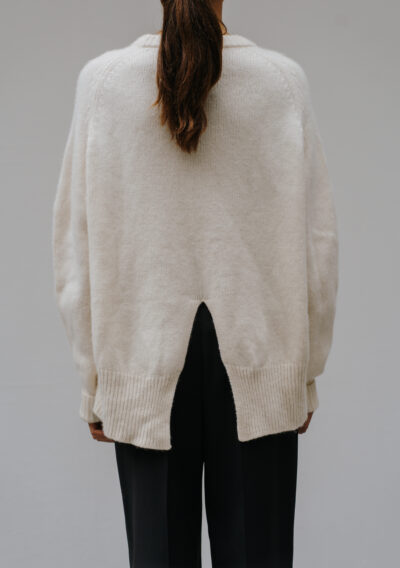 Arch4 cashmere knit sweater - one size - rent and buy secondhand designer items at The Collectives Amsterdam