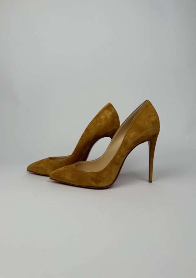 Christian Louboutin camel pumps in size 39 - buy now at The Collectives Amsterdam