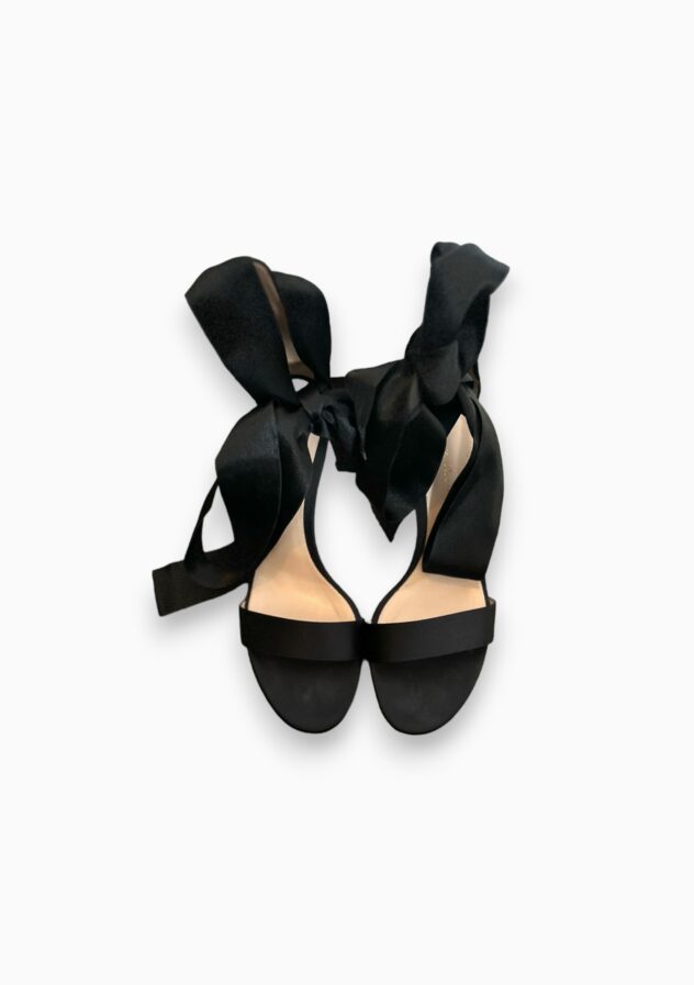 Gianvito Rossi Black Satin Bow Sandals - Size 39 - The Collectives Amsterdam - rent and buy secondhand and vintage designer clothes