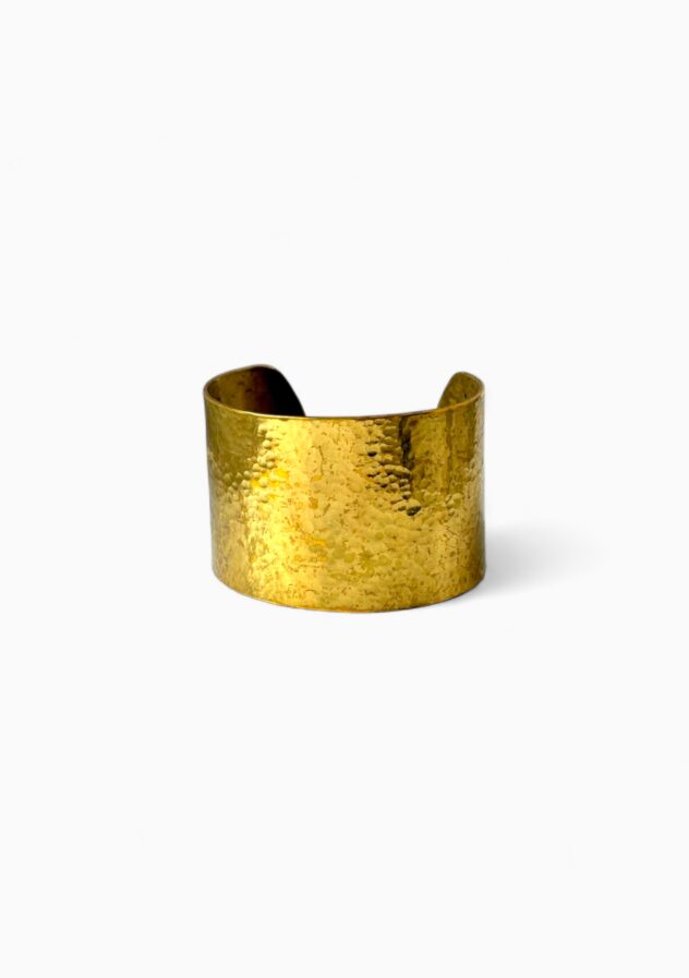 Non signe Gold Textured Cuff Bracelet - The Collectives Amsterdam - rent and buy secondhand and vintage designer clothes