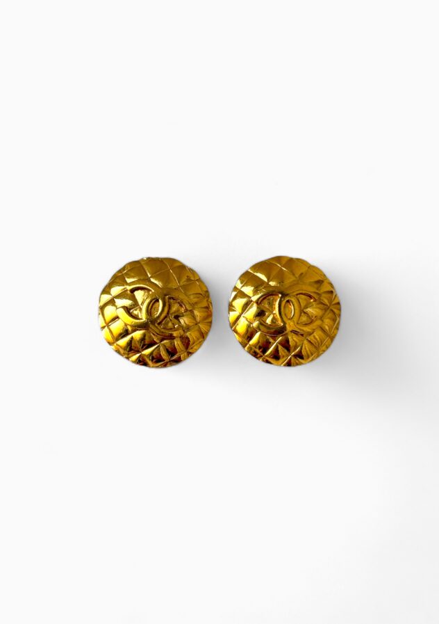 Chanel Gold Quilted Clip-On Earrings - The Collectives Amsterdam - rent and buy secondhand and vintage designer clothes