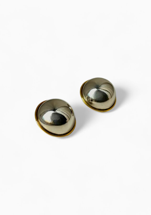 Non Signe 18k Gold Clip-On Earrings - The Collectives Amsterdam - rent and buy secondhand and vintage designer clothes