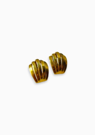 Non Signé Gold Clip-On Earrings with Striped Design - The Collectives Amsterdam - rent and buy secondhand and vintage designer clothes