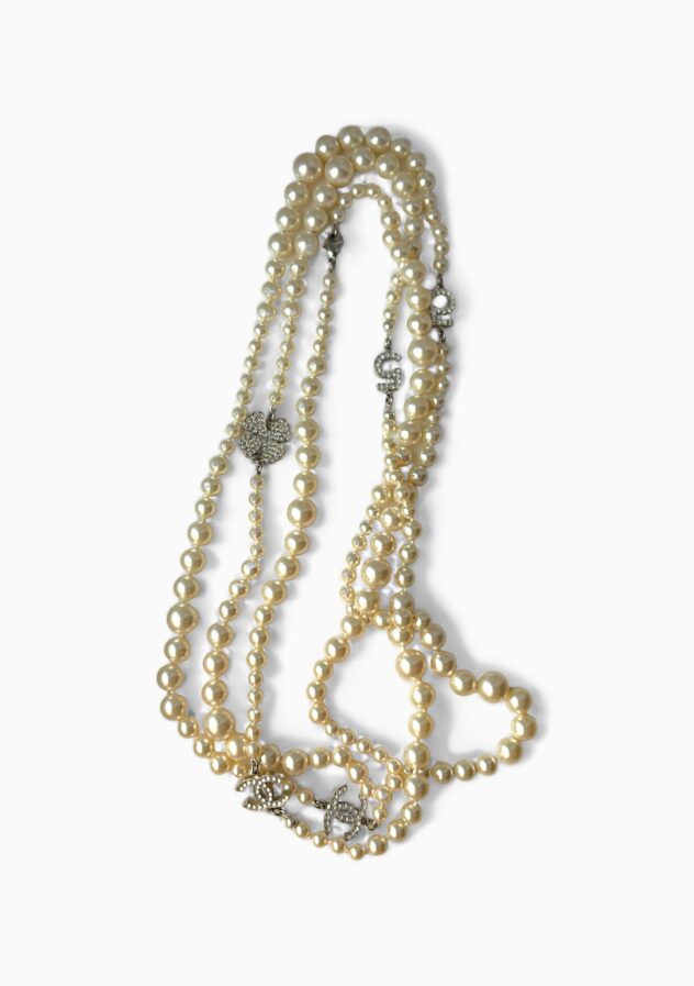 Chanel Multi-Strand Pearl Necklace - The Collectives Amsterdam - rent and buy secondhand and vintage designer clothes