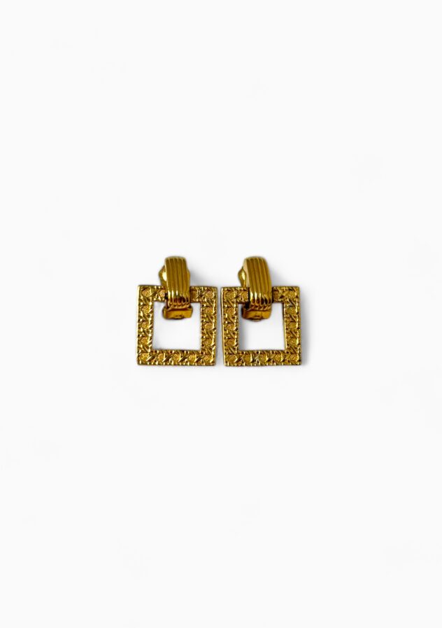 Christian Dior Gold Textured Clip-On Earrings - The Collectives Amsterdam - rent and buy secondhand and vintage designer clothes