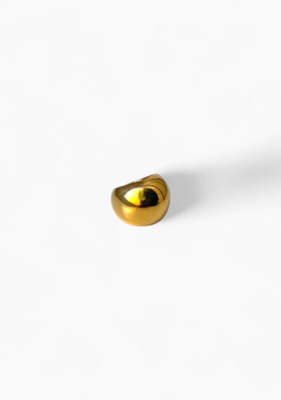 Non Signé Gold Chunky Ring - Size S - The Collectives Amsterdam - rent and buy secondhand and vintage designer clothes