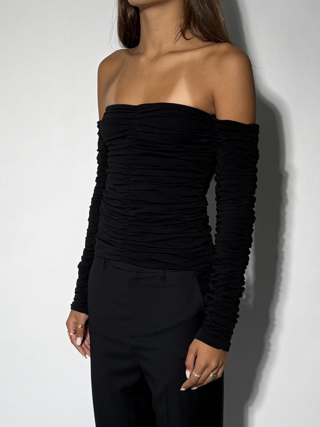 Black Ruched Top With Off-the-shoulder Sleeves - Image 2